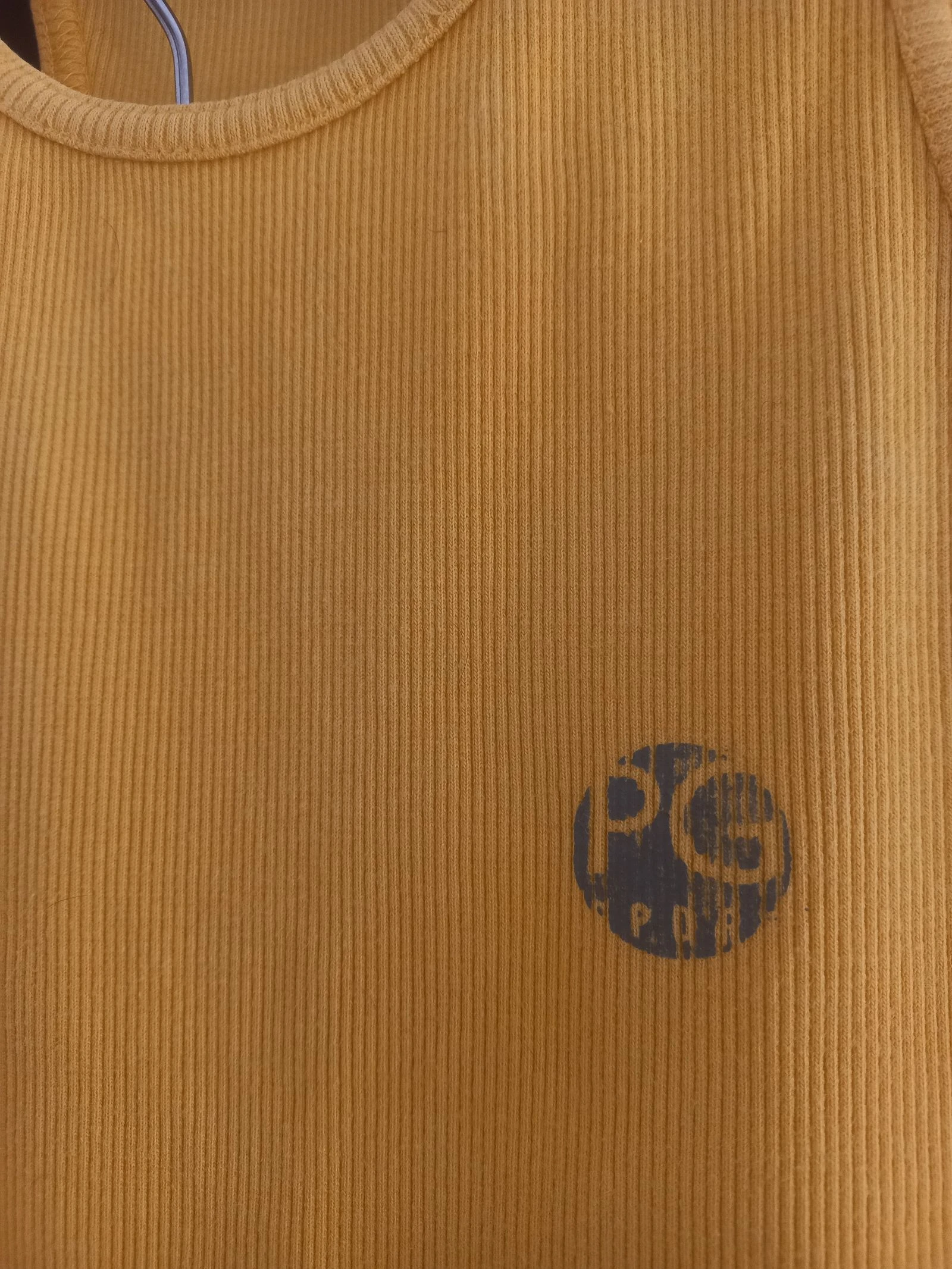 Purificação Garcia - top elegante de algodão e tecido acetinado amarelo – photo 3